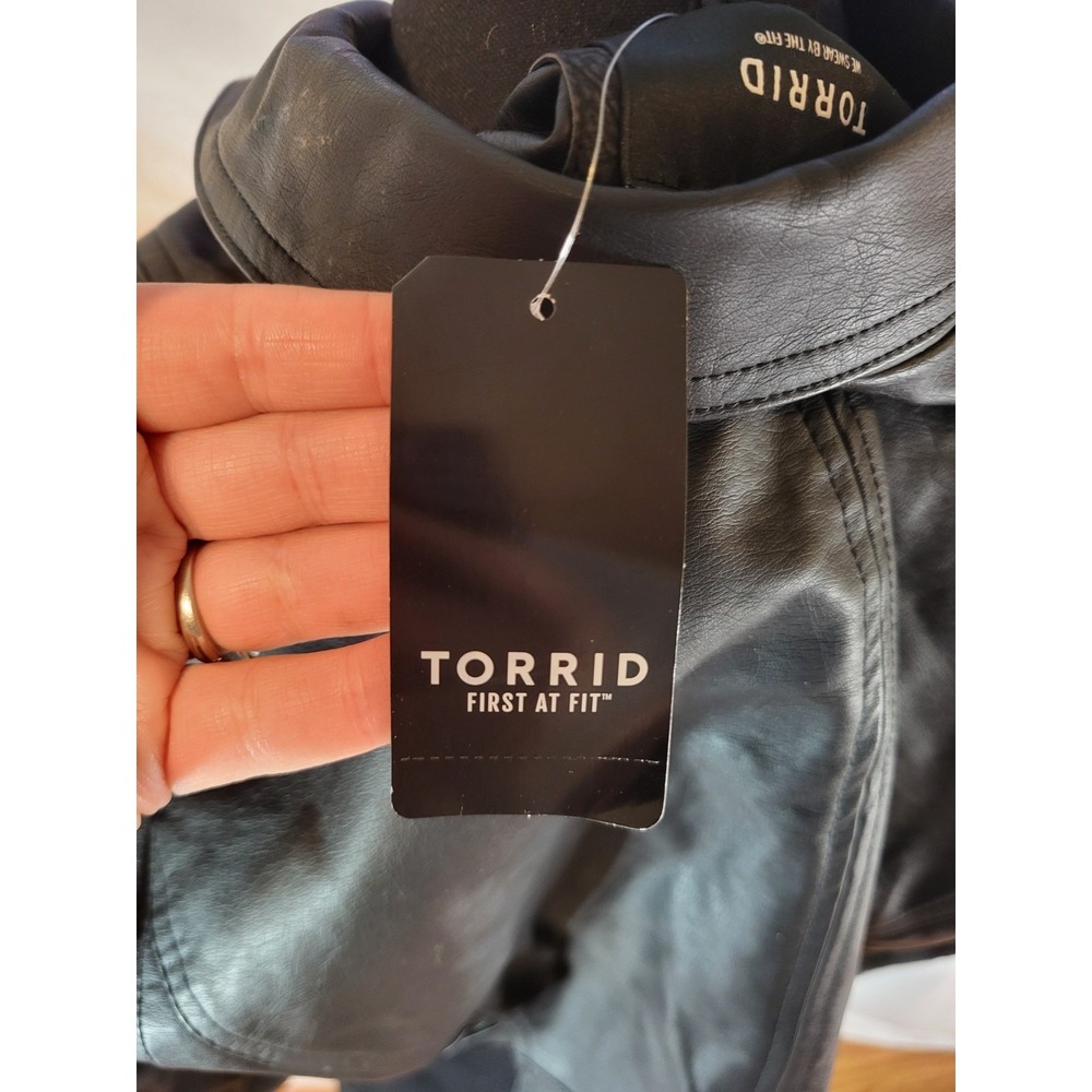 NWT Torrid Moto Jacket Black Faux Leather Mixed Media Knit Zip Size 1 - Picture 7 of 7